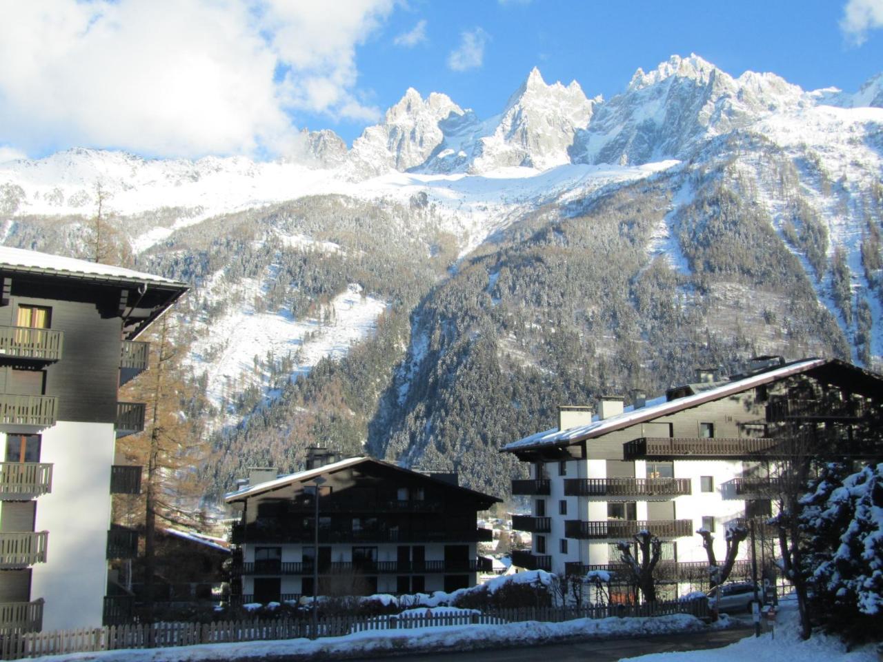 Apartment Le Pied Du Brevent - Walk To Ski Lift, Chamonix Getaway Eksteriør billede